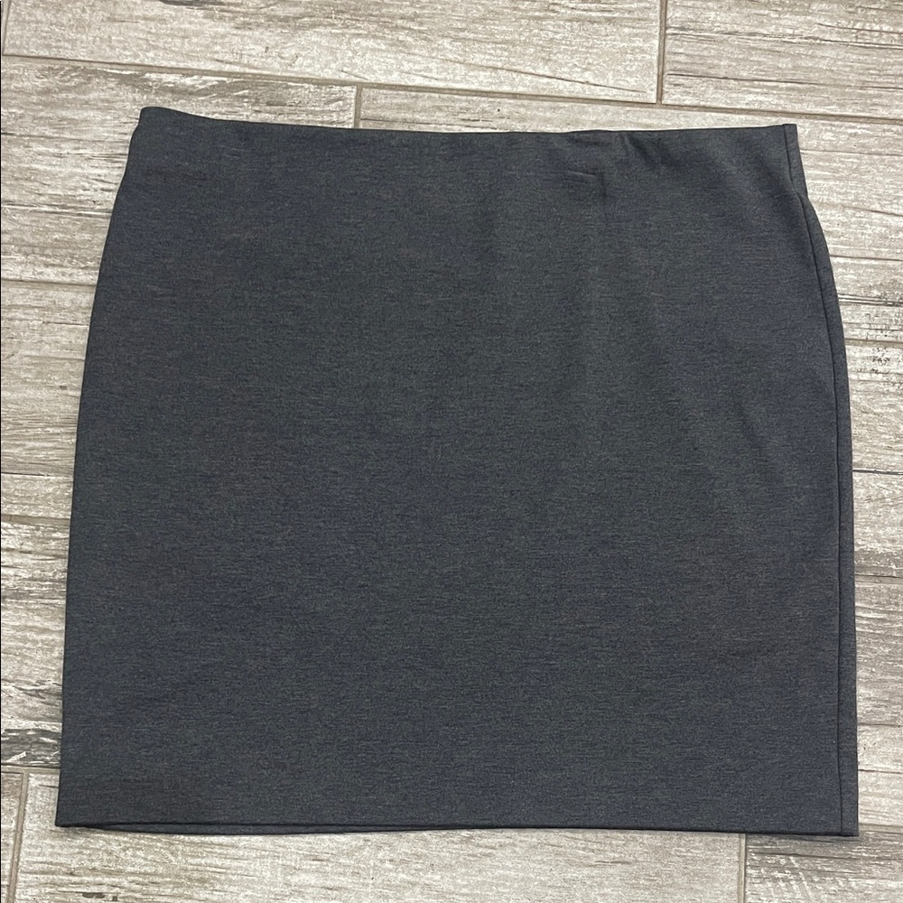 NWOT $59 Ann Taylor Loft Ponte Gray Elastic Waist skirt
